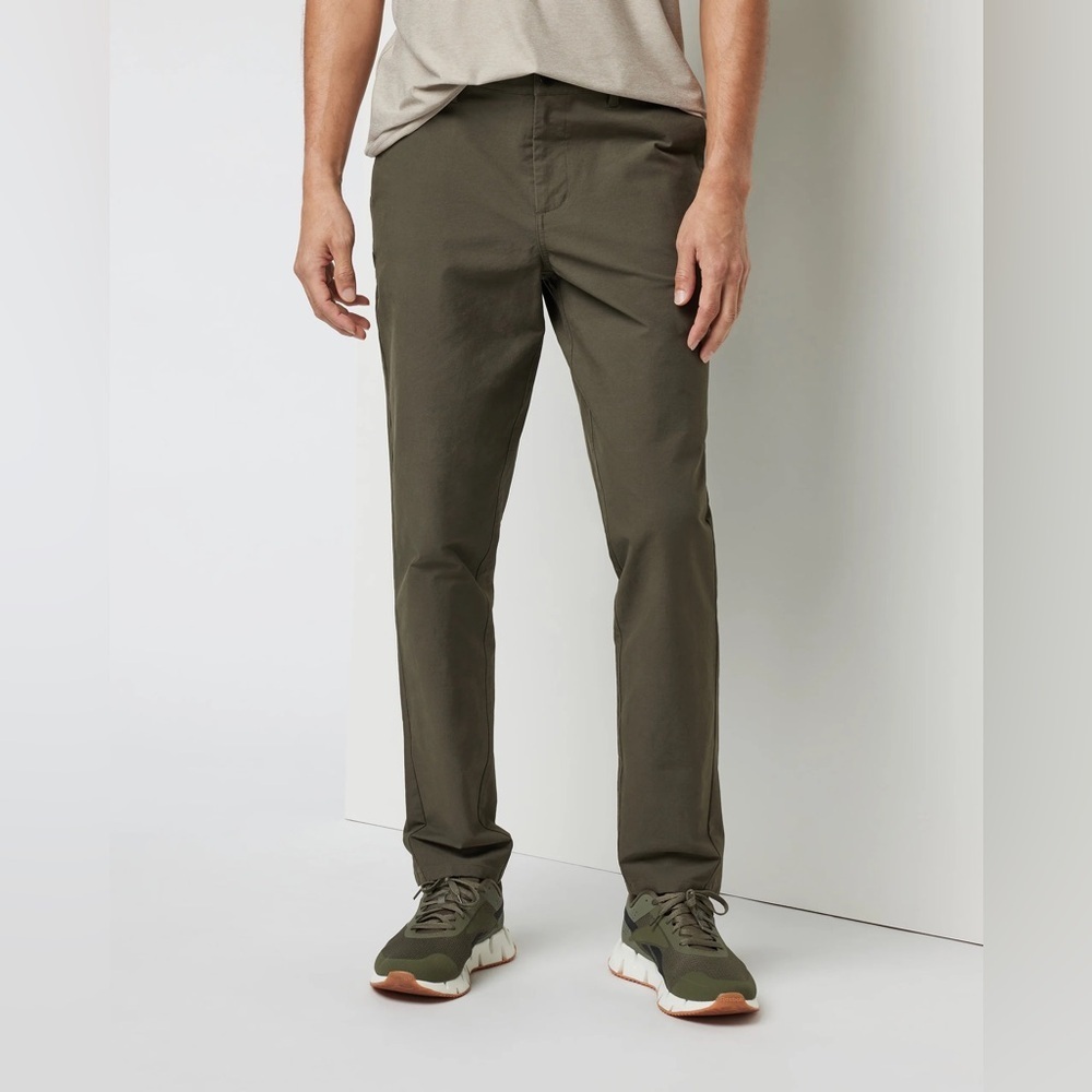 Vuori Men's Olive Green Pants